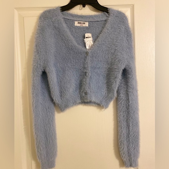 Sweaters - Cropped Cardigan